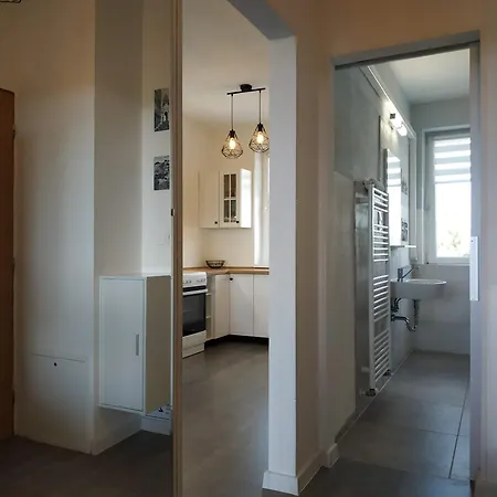 One To One Apartment *