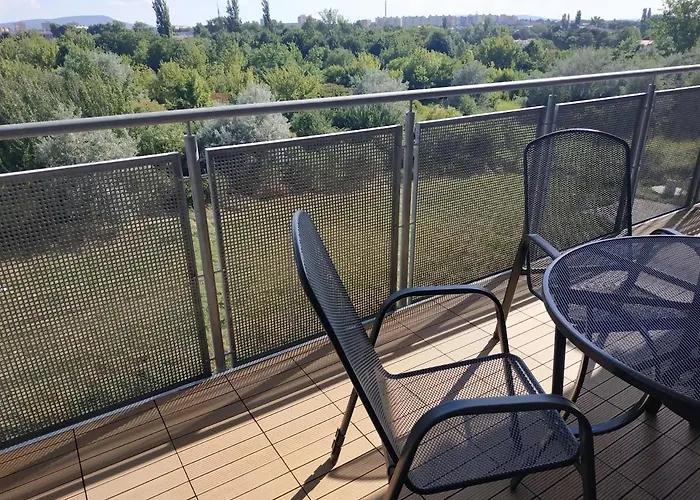 One To One Apartment *