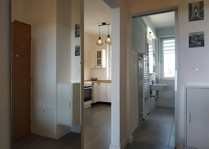 One To One Apartment *